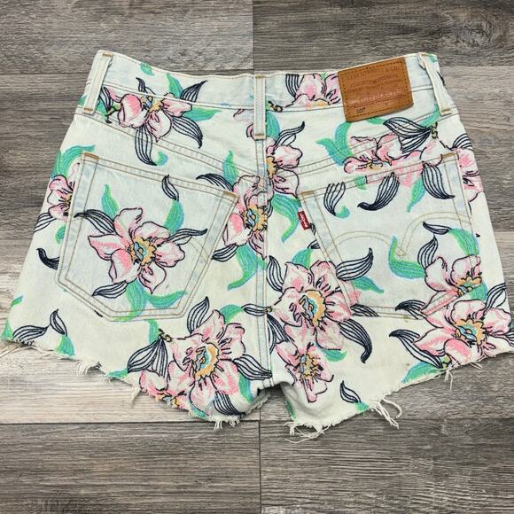 Levis 501 Hella Bloom Pink Blue Women 26 Hi-Rise Embroidered Floral Denim Shorts - Picture 2 of 12